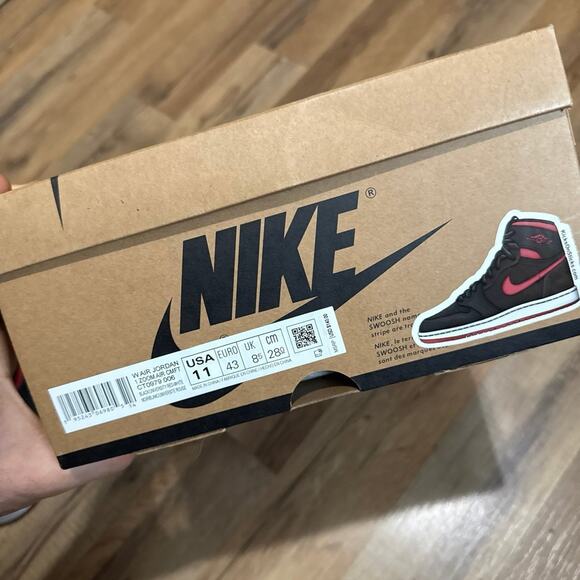Athletic_Shoes